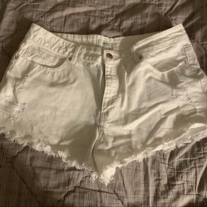 NWOT - white high rise shorts